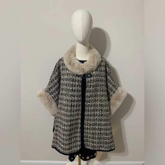 Vince Camuto Jackets & Blazers - Creme / Tan, Black and White Plaid Tweed Mix Color Fur Cape